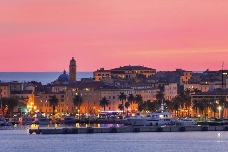 Le Pelican Magnifique F2 Ajaccio  Exteriör bild